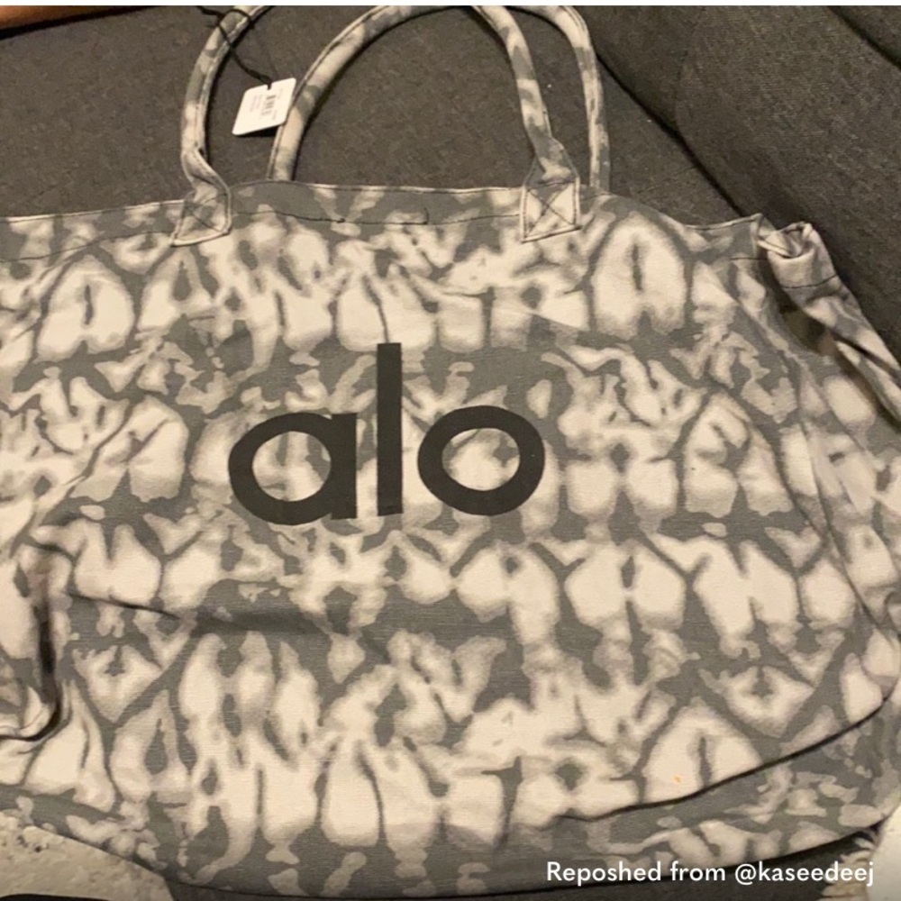 ALO tote never used
